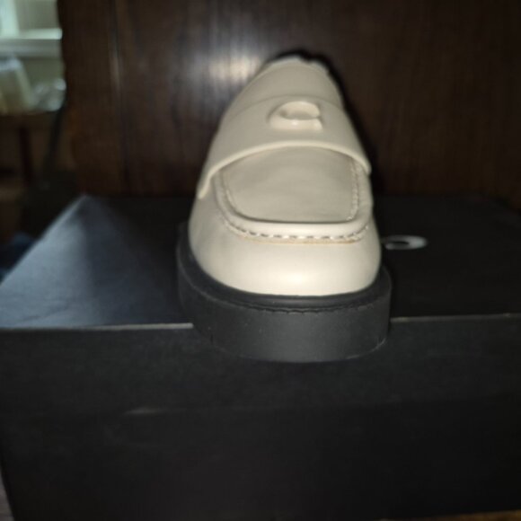 NWB Cream Coach - Leah notched sole loafers (9) - Picture 5 of 8